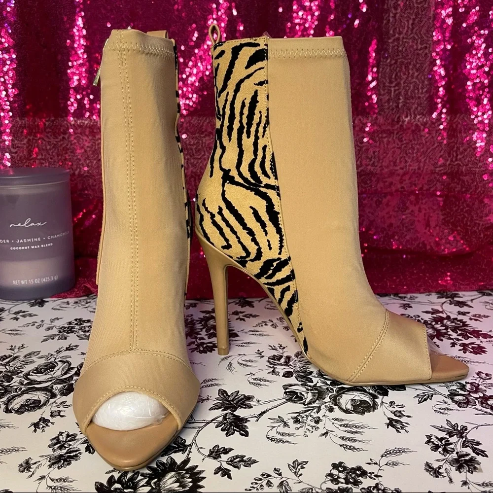 Zebra print open toe boots - Picture 3 of 6